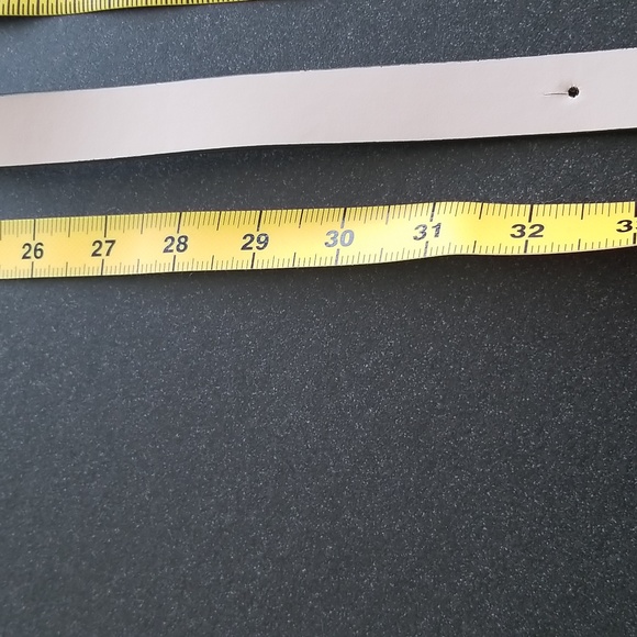 Valentino Medium Baby Soave Leather Belt, Color Rose - Picture 8 of 11